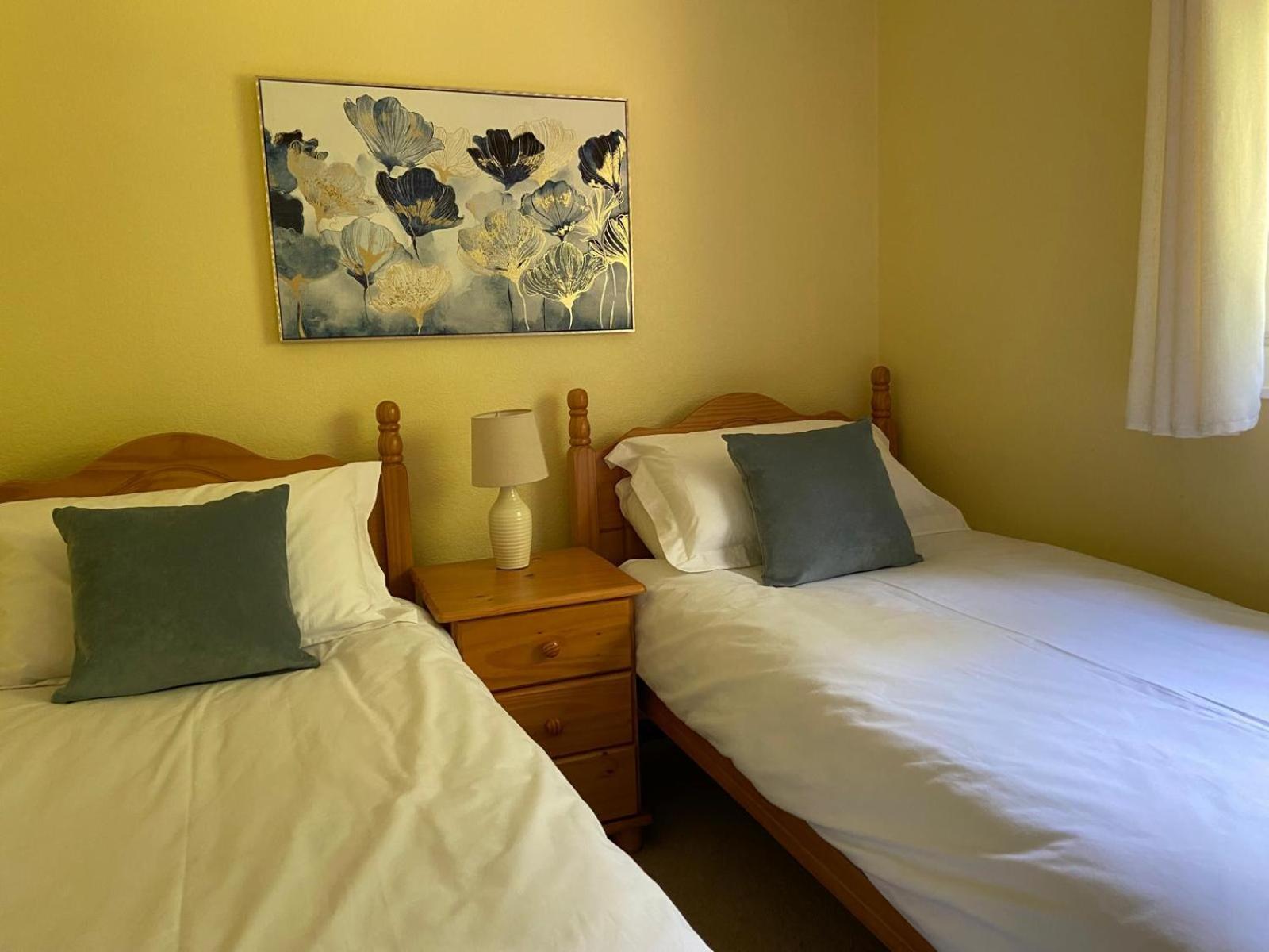 Chalet 64, Lakeside, Glan Gwna Holiday Park Caernarfon Esterno foto